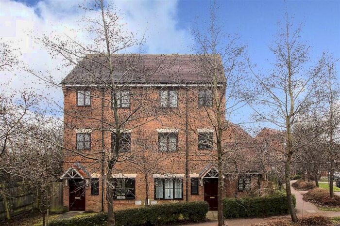 5 Bedroom Town House To Rent In Hidcote Drive, Westcroft, Milton Keynes, Buckinghamshire, MK4