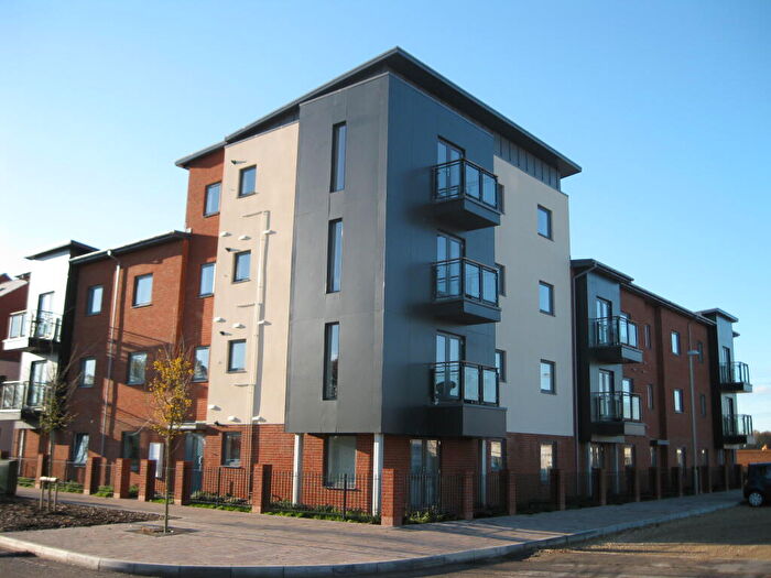 2 Bedroom Flat To Rent In Huller Court, Waterlooville, Hampshire, PO7