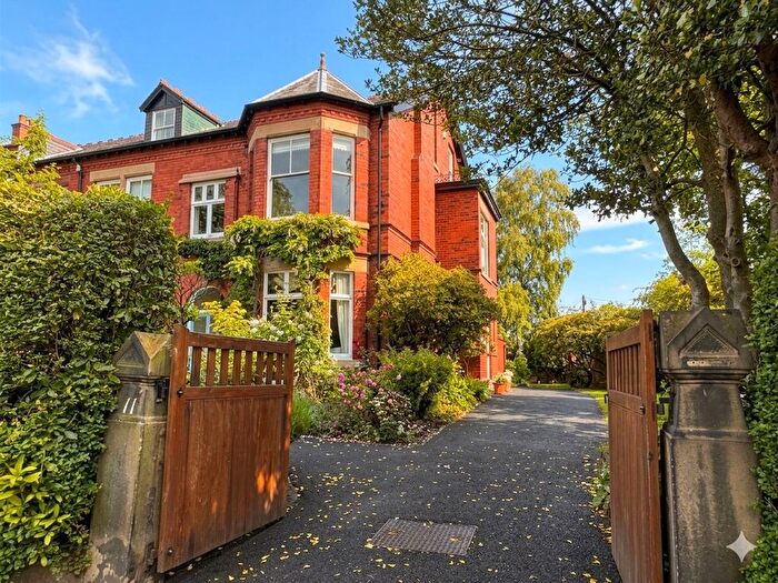 6 Bedroom Semi Detached House For Sale In Grosvenor Road, Marple, SK6