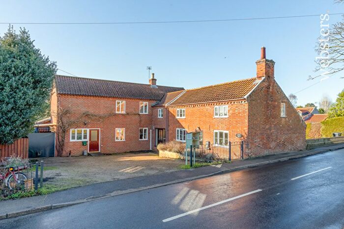 4 Bedroom Detached House For Sale In The Street, Claxton, Norwich, NR14