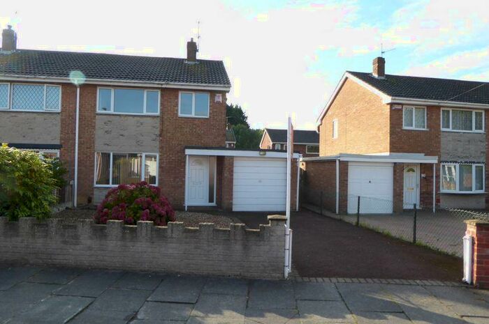 3 Bedroom Semi-Detached House To Rent In Hanbury Close, Balby, Doncaster, DN4
