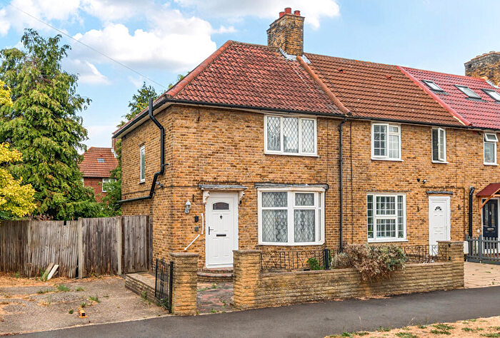 3 Bedroom End Of Terrace House For Sale In Bordesley Road, Morden, SM4
