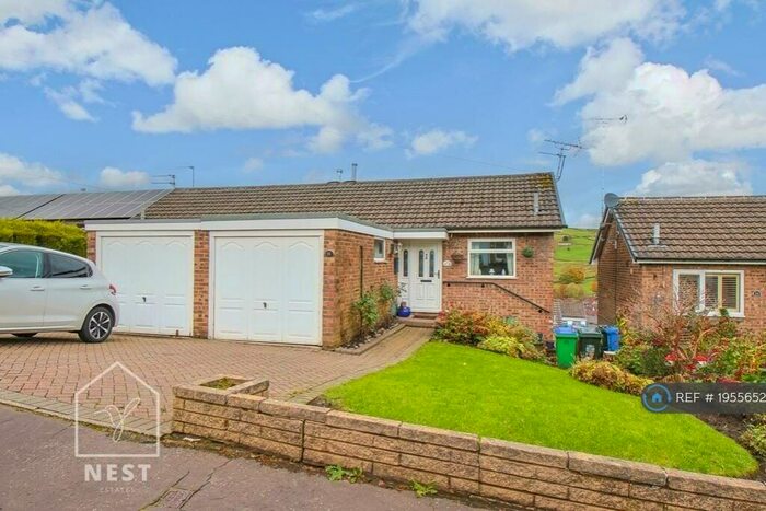 2 Bedroom Semi-Detached House To Rent In Inglefield, Rochdale, OL11