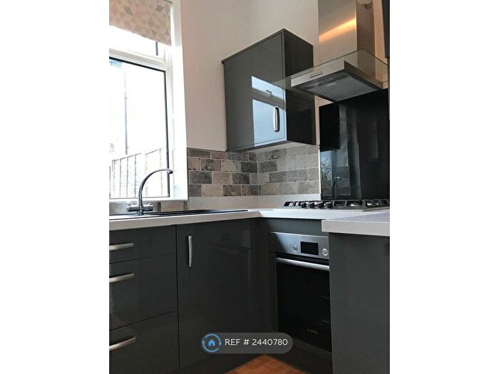 3 Bedroom End Of Terrace House To Rent In Willis Road, Sheffield, S6