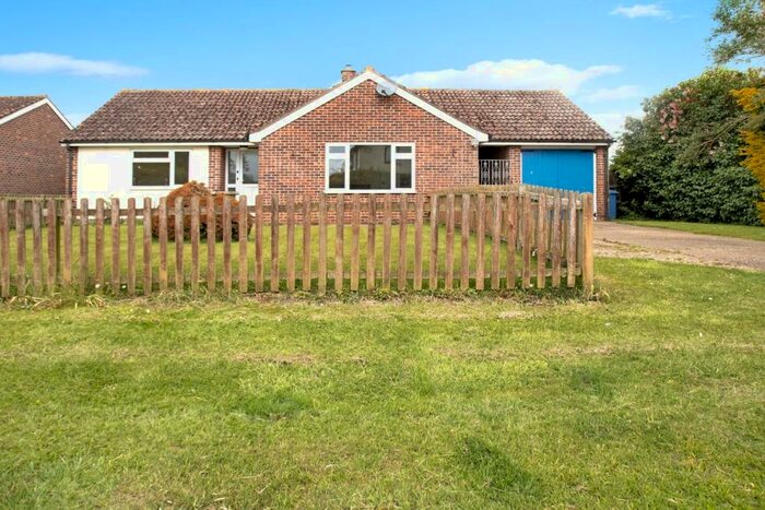 3 Bedroom Bungalow For Sale In Newton Suffolk, CO10