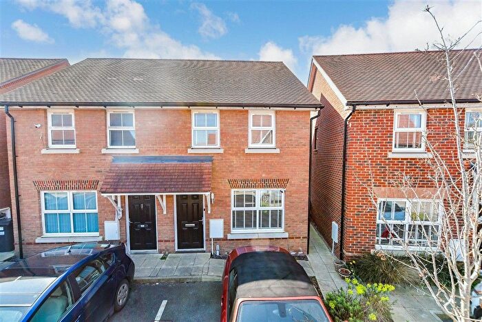 2 Bedroom Semi-Detached House For Sale In Dawkins Drive, Staplehurst, Tonbridge, Kent, TN12