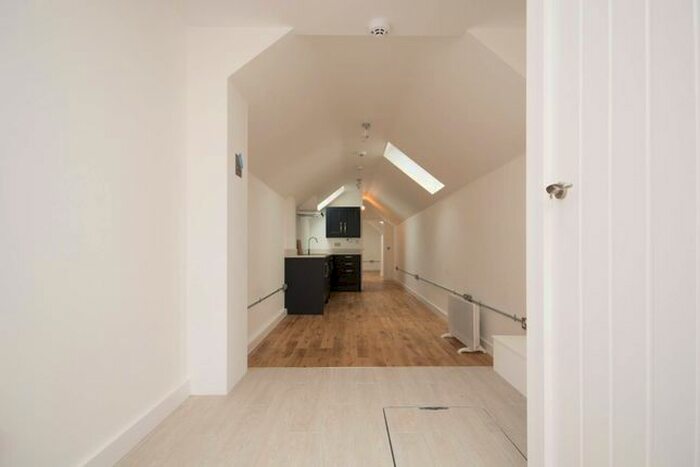 1 Bedroom Semi-Detached House To Rent In Denzil Road, Guildford, GU2