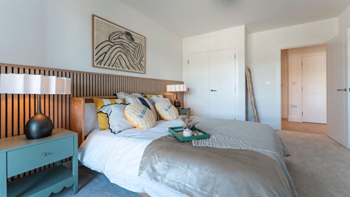 1 Bedroom Flat For Sale In Chalk Road, Erith, DA8
