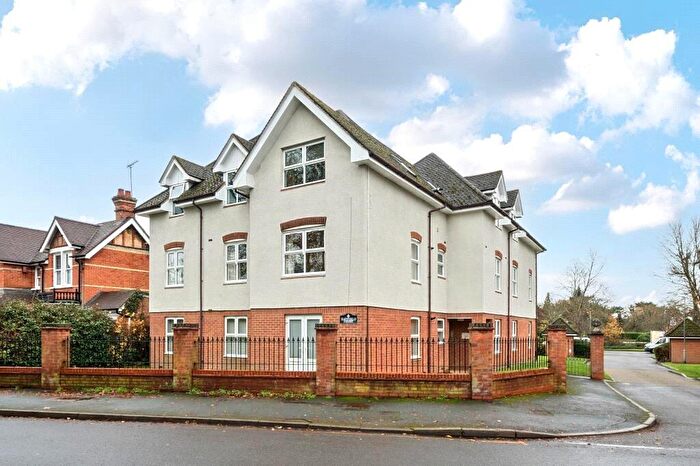 2 Bedroom Apartment For Sale In Heatherley Road, Camberley, Surrey, GU15