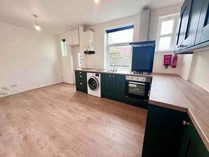 4 Bedroom House To Rent In Charlotte Road, Sheffield, S2