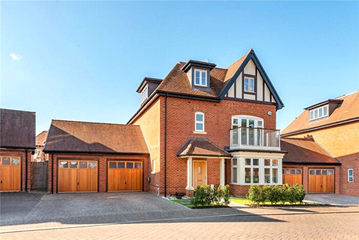 5 Bedroom Detached House For Sale In Laychequers Meadow, Taplow, Maidenhead, Buckinghamshire, SL6
