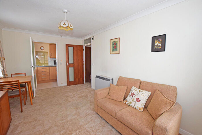 1 Bedroom Apartment For Sale In Lady Place Court, Market Square, Alton, Hampshire, GU34