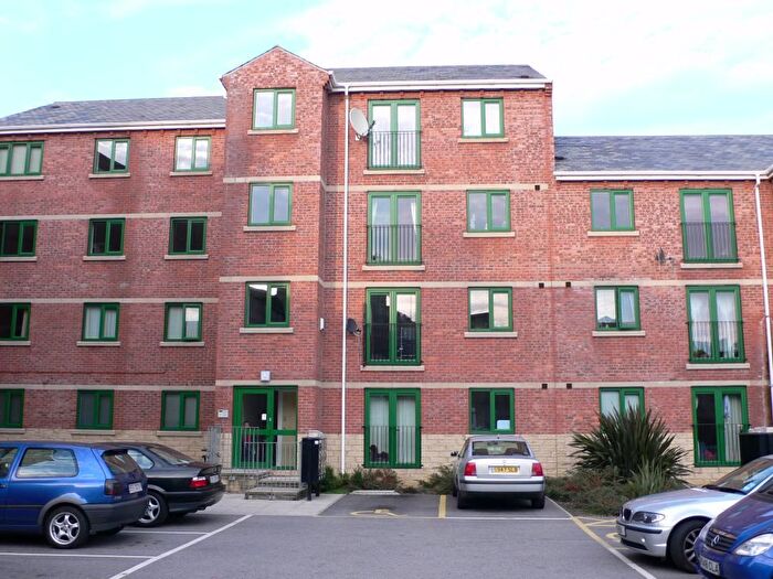 2 Bedroom Flat To Rent In Admiral Street, Beeston, West Yorkshire, LS11
