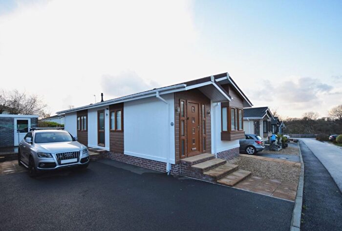 2 Bedroom Mobile/park Home For Sale In Cannisland Park, Parkmill, Swansea, SA3