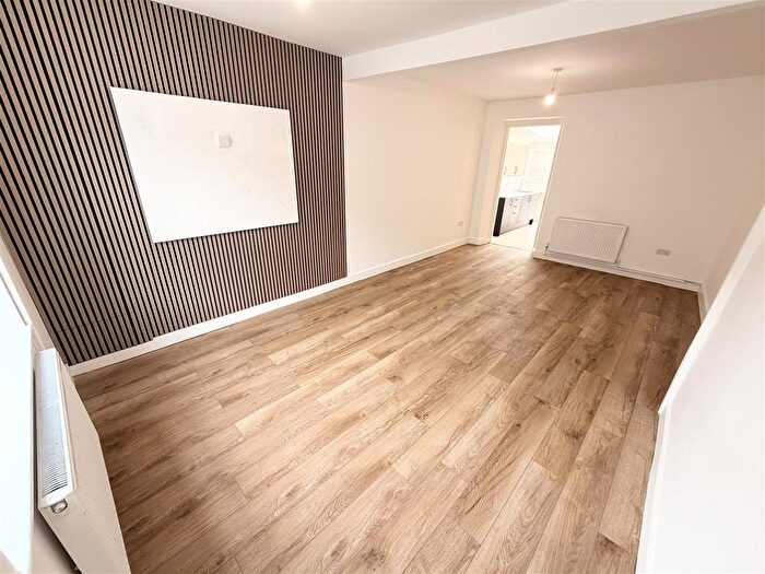 4 Bedroom Terraced House To Rent In Eileen Place, Treherbert, Treorchy, CF42
