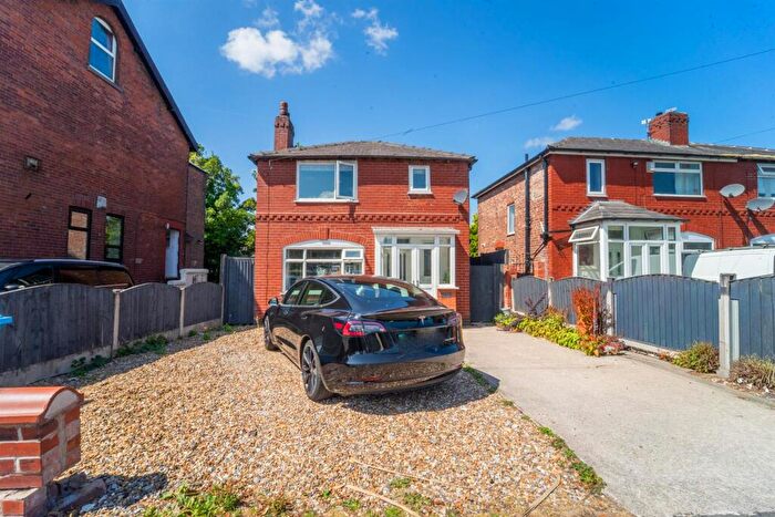 3 Bedroom Detached House For Sale In Bolton Road, Pendlebury, Swinton, Manchester, M27