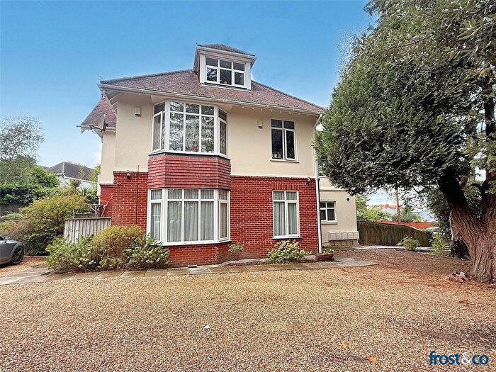 2 Bedroom Flat For Sale In Spur Hill Avenue, Poole, Dorset, BH14