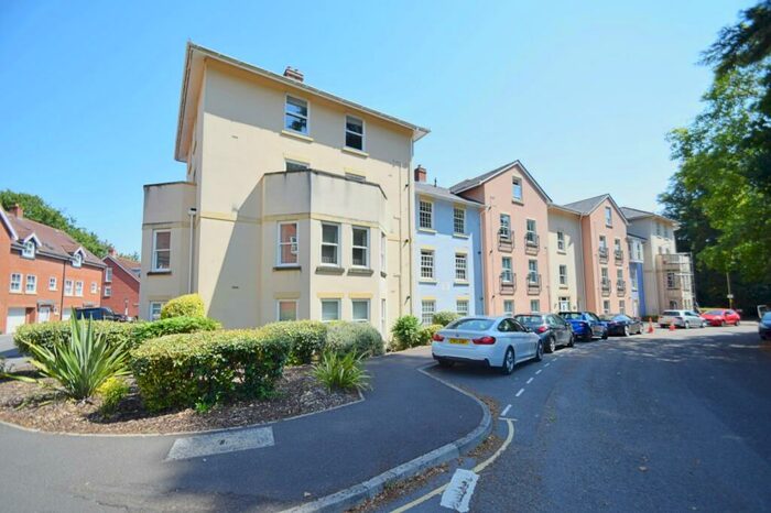 2 Bedroom Flat To Rent In Winchester, SO22