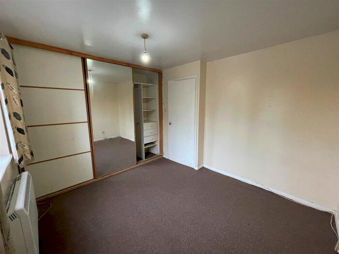 1 Bedroom Flat To Rent In Sejant House, Bridge Road, Grays, RM17