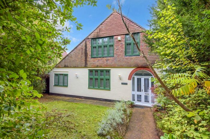 3 Bedroom Detached House To Rent In Higher Drive, Purley, CR8