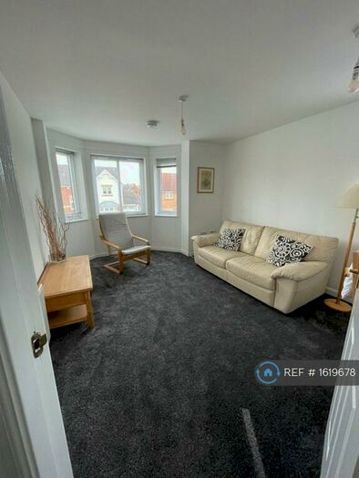 2 Bedroom Flat To Rent In Gogarloch Road, Edinburgh, EH12
