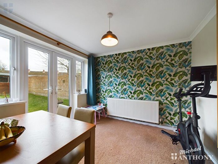 3 Bedroom End Of Terrace House For Sale In Chadwell Path, Aylesbury, Buckinghamshire, HP21