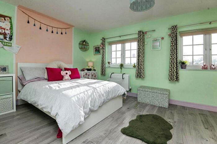 1 Bedroom Flat For Sale In Bussel Close, Exeter, Devon, EX1