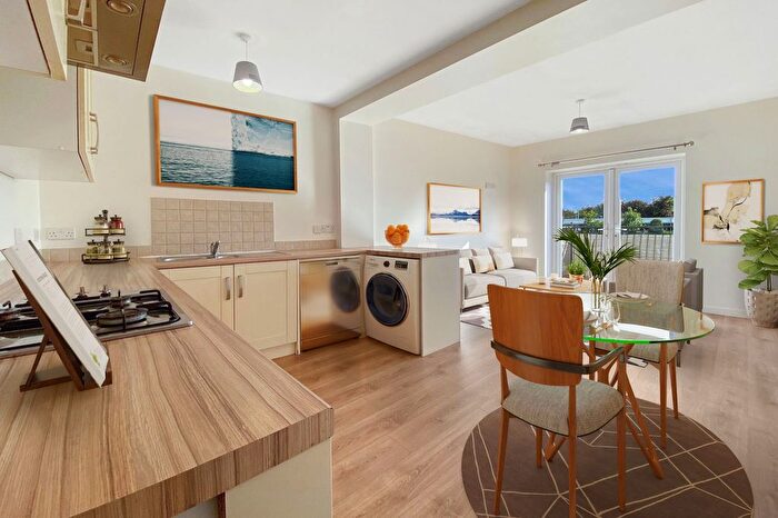 2 Bedroom Flat To Rent In Station Approach, Bromley, BR2