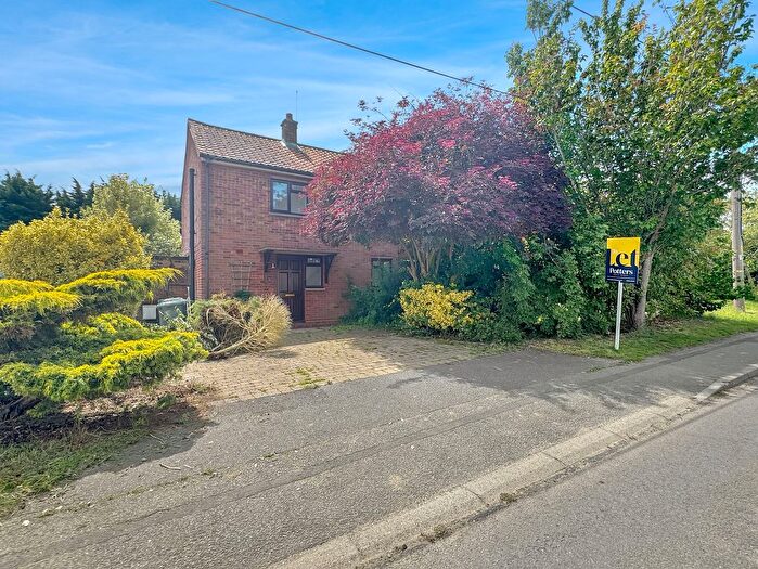 3 Bedroom Semi-Detached House To Rent In Clare Avenue, Woodbridge, IP12