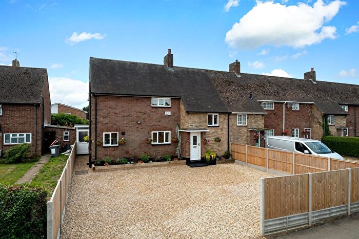 3 Bedroom End Of Terrace House For Sale In Common Road, Kensworth, Bedfordshire, LU6