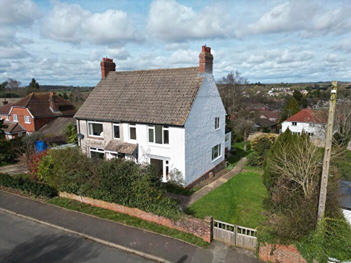 4 Bedroom Semi-Detached House For Sale In Dellands, Overton., RG25