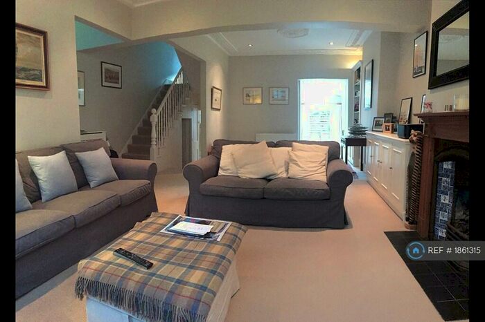 4 Bedroom Semi-Detached House To Rent In Cabul Road, London, SW11