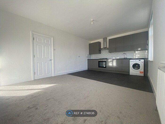 2 Bedroom Flat To Rent In Ealing, London, W5