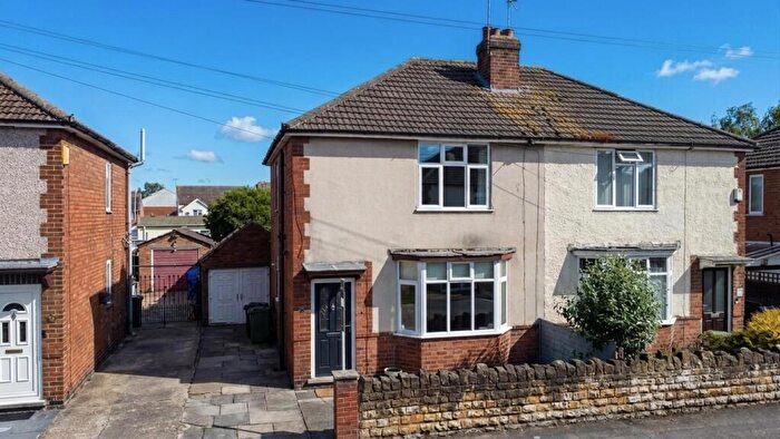3 Bedroom Semi-Detached House For Sale In Holmfield Avenue, Loughborough, LE11