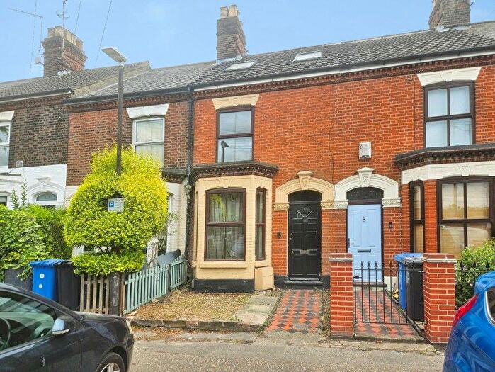3 Bedroom Terraced House For Sale In Carrow Road, Norwich, Norfolk, NR1
