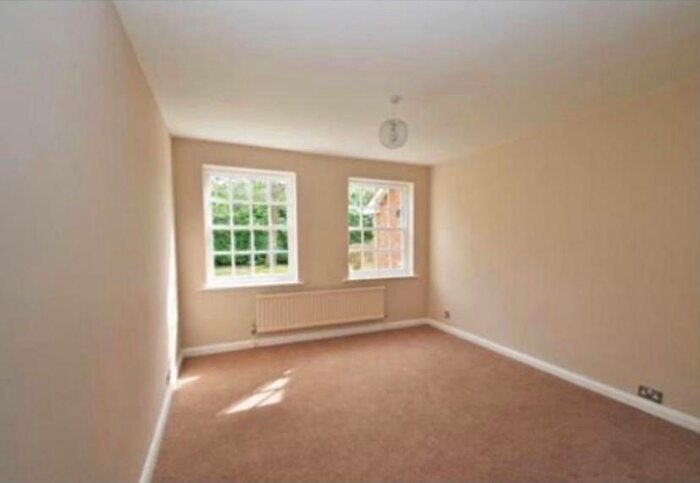 2 Bedroom Flat To Rent In Colinswood Road, Farnham Common, Slough, South Bucks, SL2