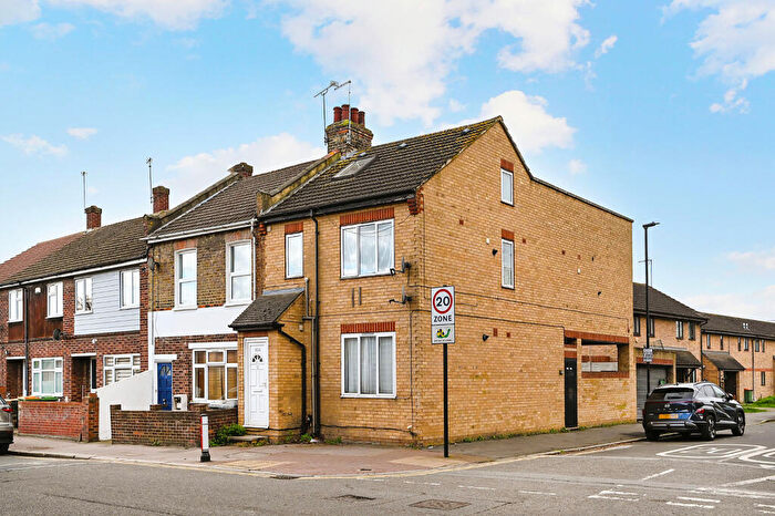 1 Bedroom Flat For Sale In Hermit Road, Canning Town, E16