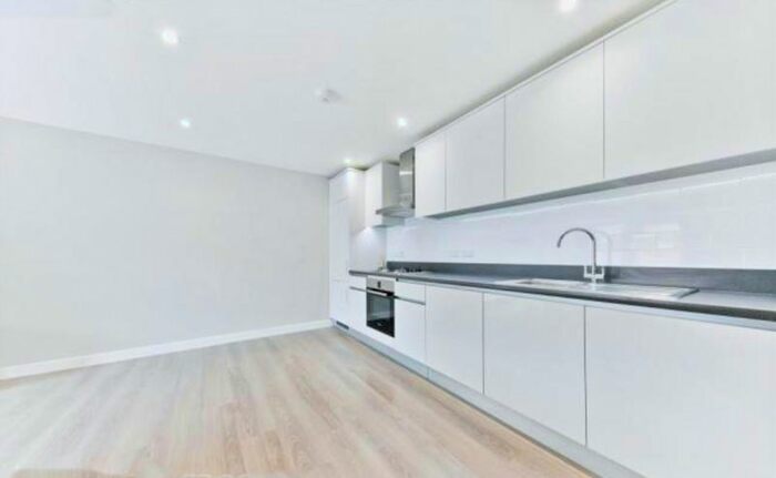 1 Bedroom Flat To Rent In London Road, North Cheam, Sutton, SM3
