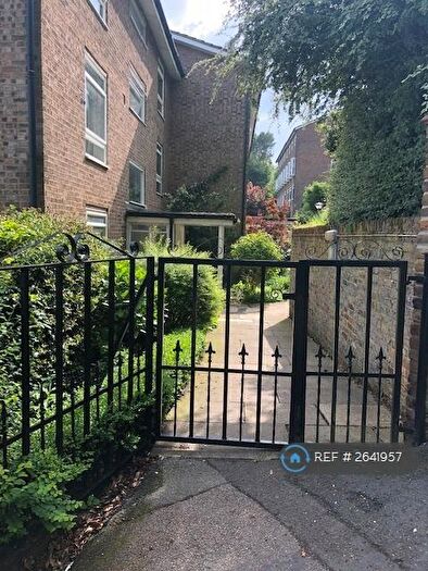 1 Bedroom Flat To Rent In Foxhill, London, SE19