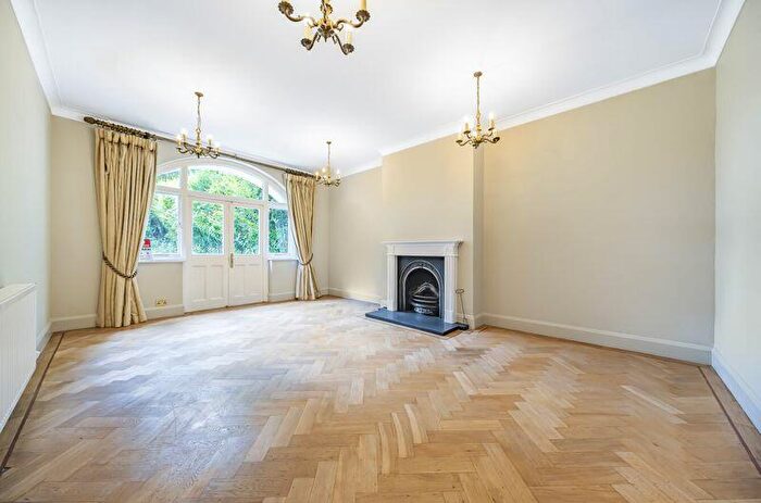 5 Bedroom Semi-Detached House To Rent In Furze Hill, Purley, CR8