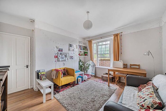 3 Bedroom Flat To Rent In Peckham Park Road, Peckham, London, SE15