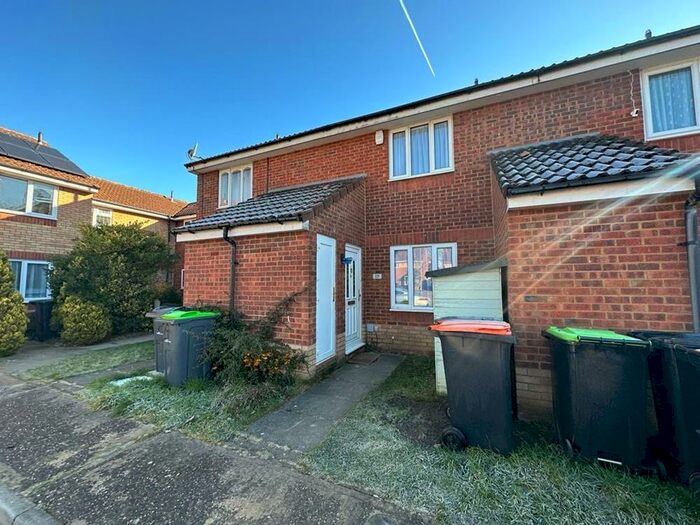 2 Bedroom Property To Rent In Heather Gardens, Riverfield, MK41