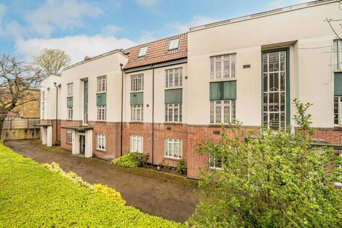 2 Bedroom Flat To Rent In Shirehall Lane, London, NW4