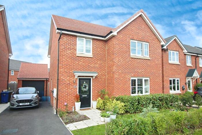 4 Bedroom Detached House For Sale In Peacock Way, Sherburn In Elmet, Leeds, LS25