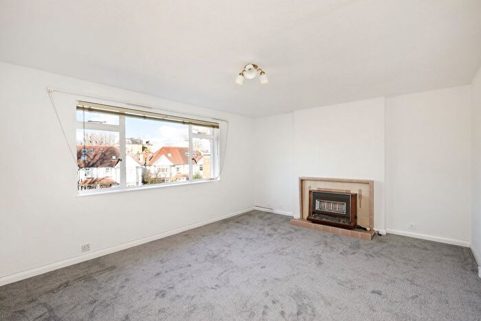 2 Bedroom Flat To Rent In Gunyah Court, Spencer Road, Chiswick, London, W4