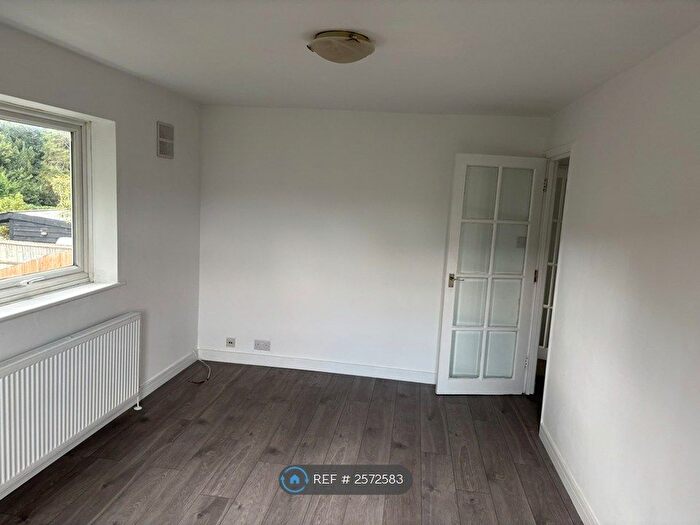 2 Bedroom Flat To Rent In St. Johns Well Lane, Berkhamsted, HP4