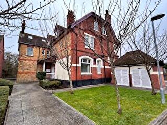 2 Bedroom Flat To Rent In Chequers Court, Higham, Rochester, ME3