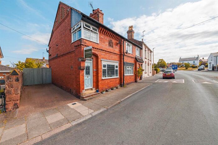 3 Bedroom End Of Terrace House For Sale In The Green, Little Neston, Neston, Cheshire, CH64