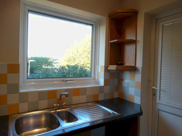 2 Bedroom Flat To Rent In High Street, Worthing, BN14