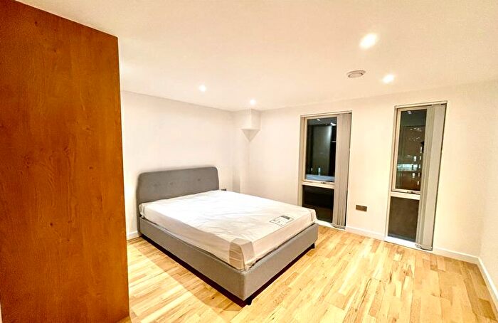 2 Bedroom Apartment To Rent In Appold Court, London, E2